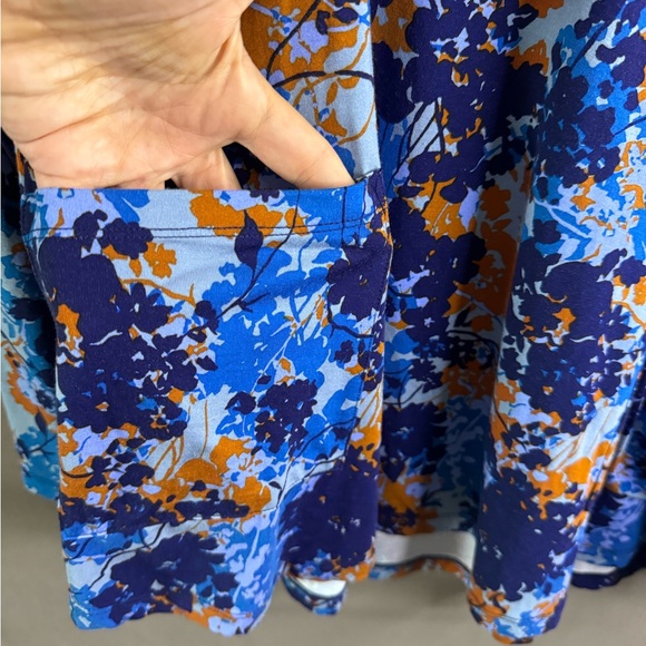 LOGO by Lori Goldstein multicolor Printed Rayon Mock Neck tunic Top size large - Picture 6 of 6